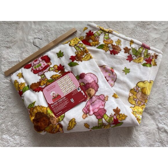 Strawberry Shortcake & Friends FALL  Autumn Soft Plush Throw Blanket 50 X 70” - Picture 9 of 16